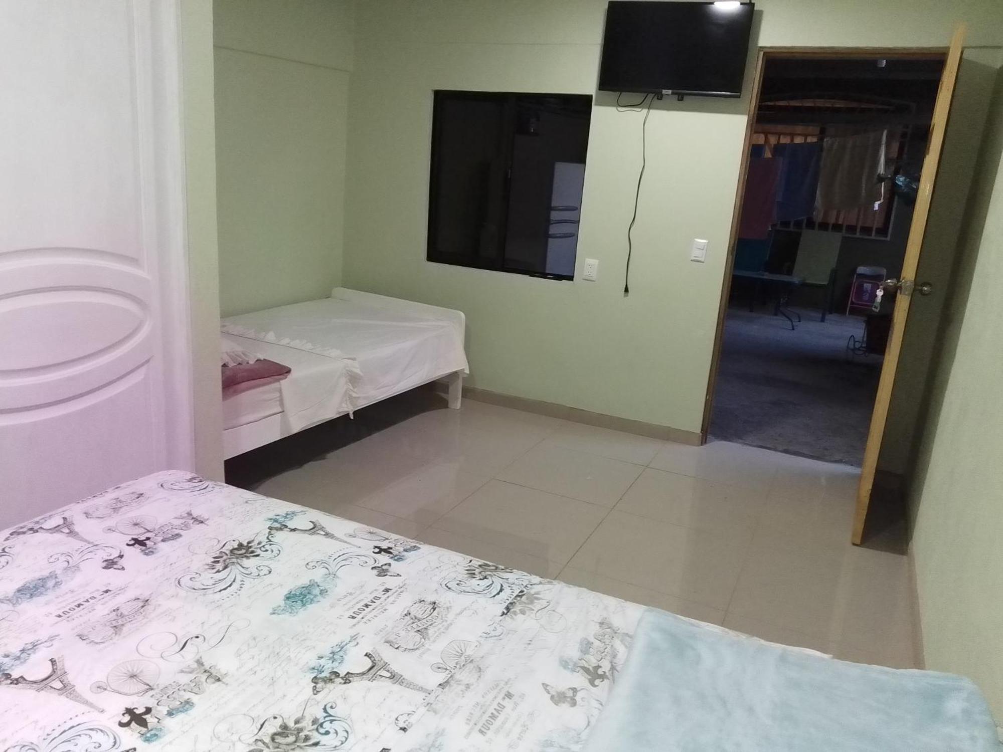 Alexander B&B 阿拉胡埃拉 外观 照片